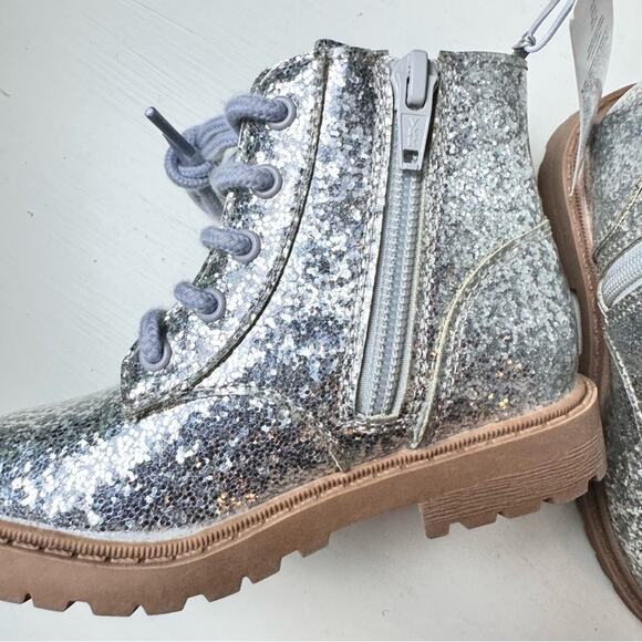 Old Navy Toddler Girl's Combat Boot Silver Glitter Low Heel Ankle Boots Sz 8 NWT - Picture 3 of 9